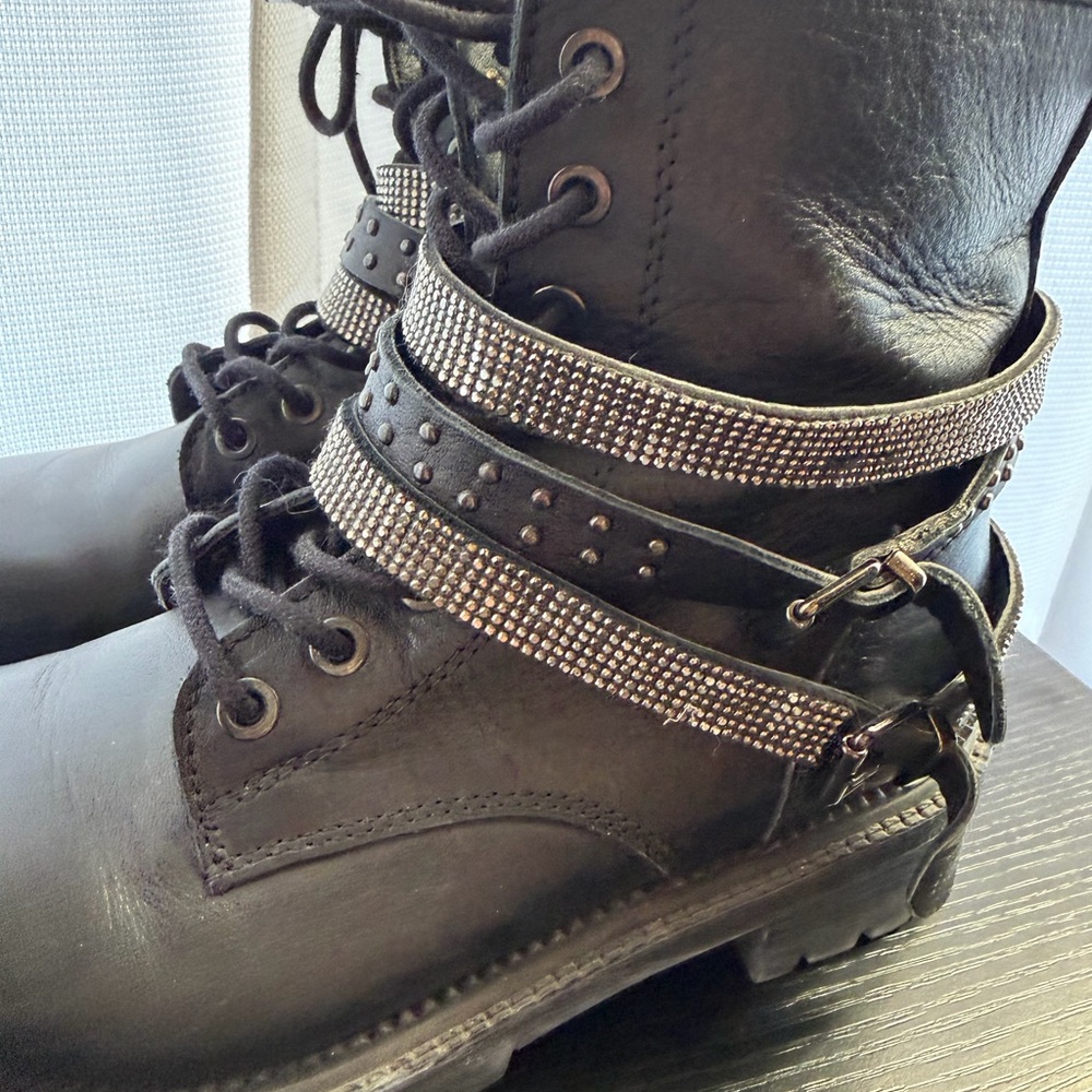Steve Madden Combat Boots Women 8 Black Studded Strap Lace Up